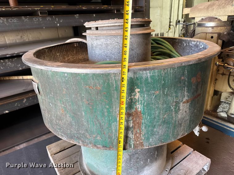 image for item EM8487 2006 CE X6323A milling machine