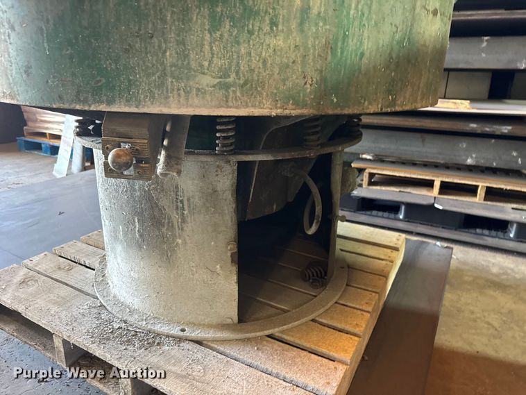 image for item EM8487 2006 CE X6323A milling machine