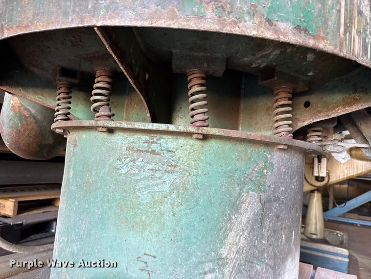 image for item EM8487 2006 CE X6323A milling machine