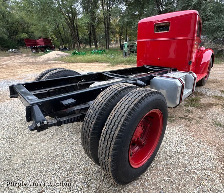 image for item EM8494 1938 Diamond T 306H truck cab and chassis