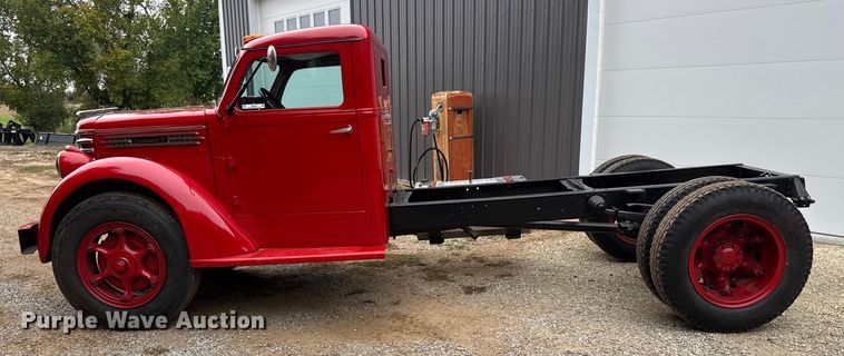 image for item EM8494 1938 Diamond T 306H truck cab and chassis