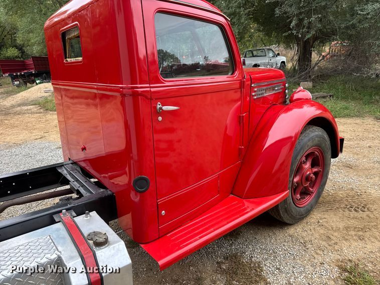 image for item EM8494 1938 Diamond T 306H truck cab and chassis