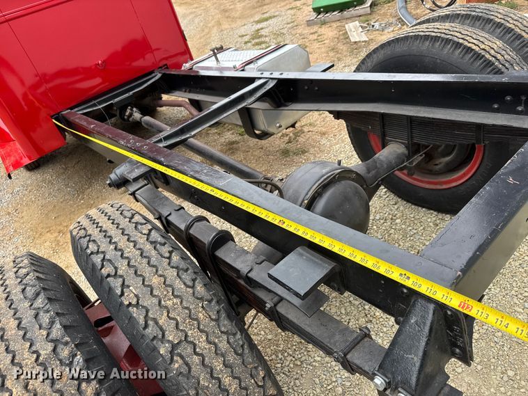 image for item EM8494 1938 Diamond T 306H truck cab and chassis