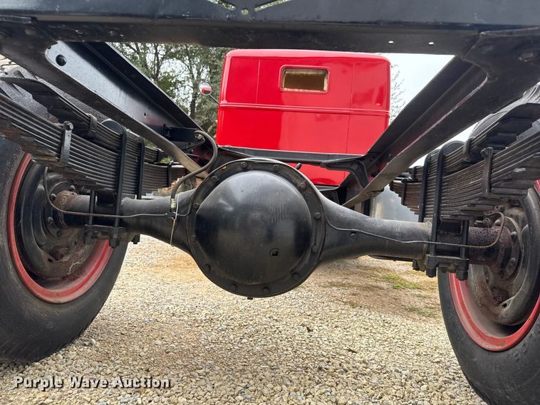 image for item EM8494 1938 Diamond T 306H truck cab and chassis