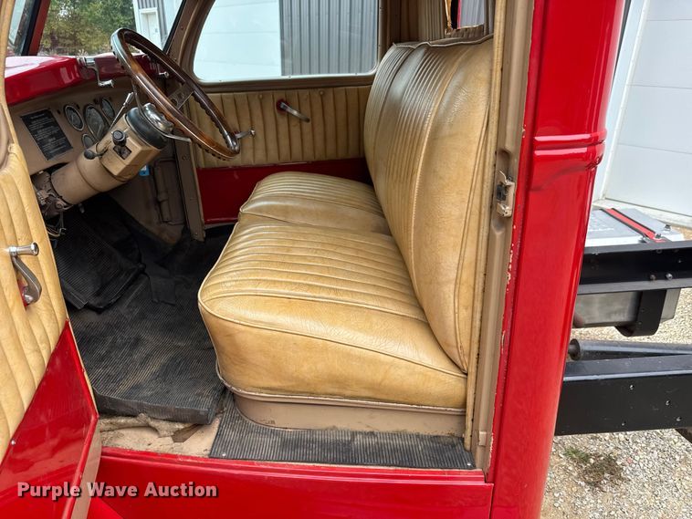 image for item EM8494 1938 Diamond T 306H truck cab and chassis