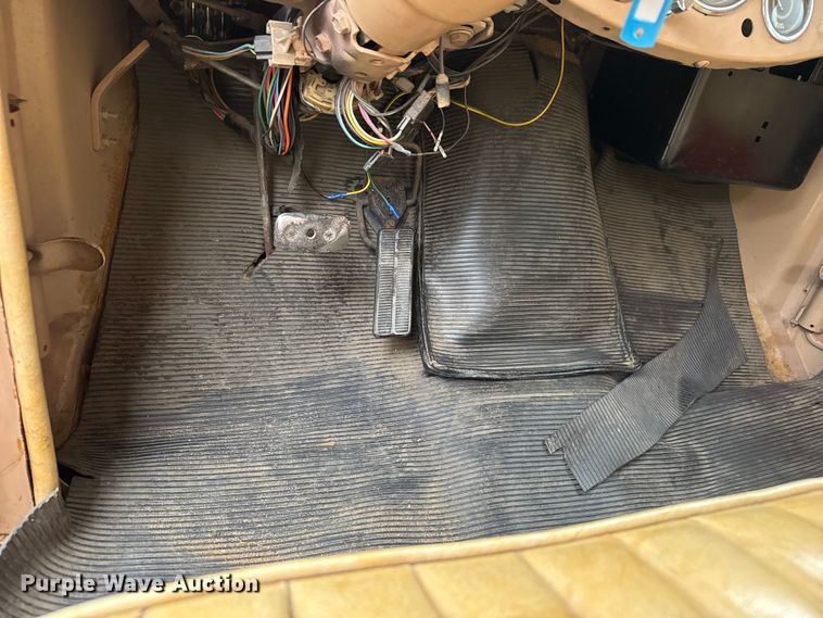 image for item EM8494 1938 Diamond T 306H truck cab and chassis