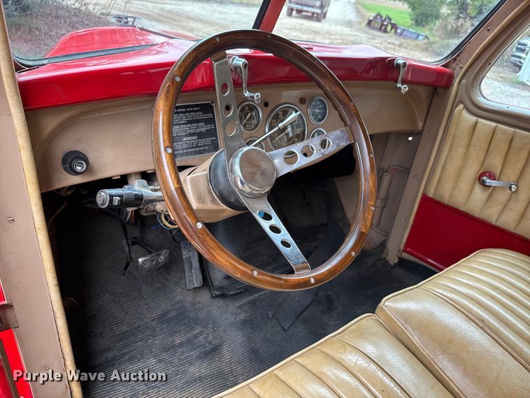 image for item EM8494 1938 Diamond T 306H truck cab and chassis