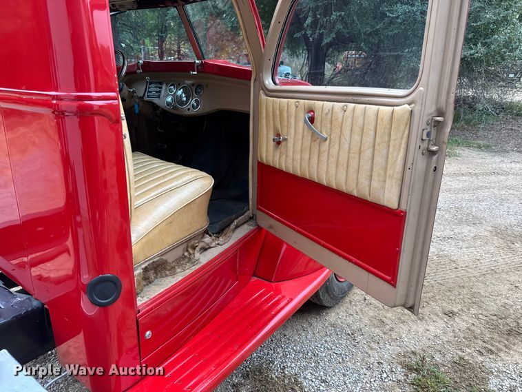 image for item EM8494 1938 Diamond T 306H truck cab and chassis