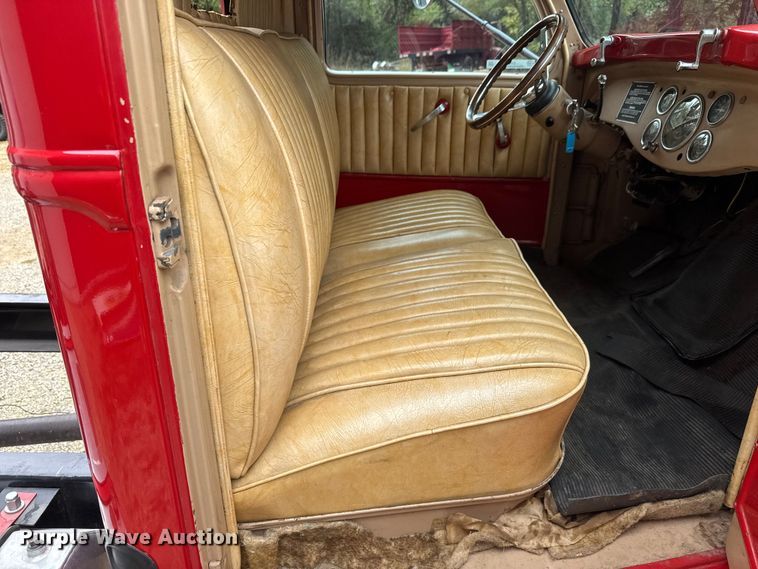 image for item EM8494 1938 Diamond T 306H truck cab and chassis