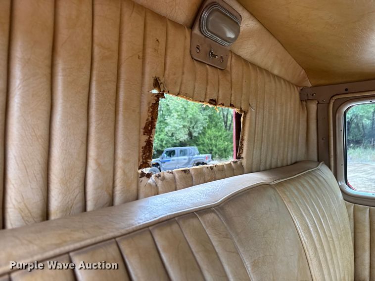 image for item EM8494 1938 Diamond T 306H truck cab and chassis