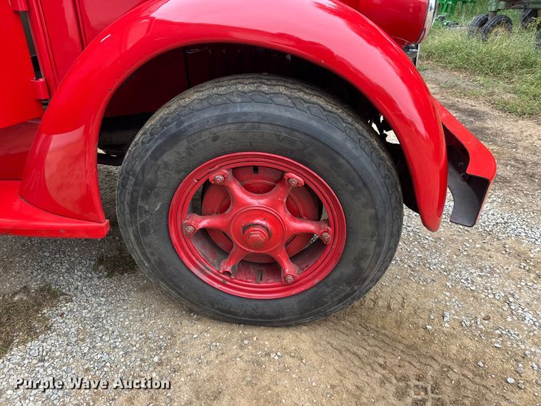 image for item EM8494 1938 Diamond T 306H truck cab and chassis