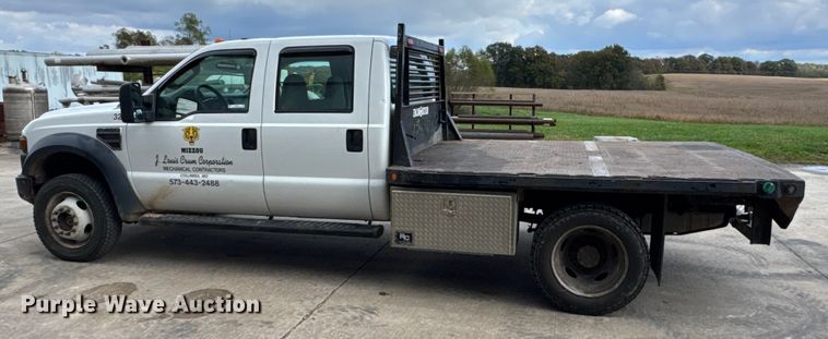 image for item EN0637 2008 Ford F450 Super Duty Crew Cab flatbed truck