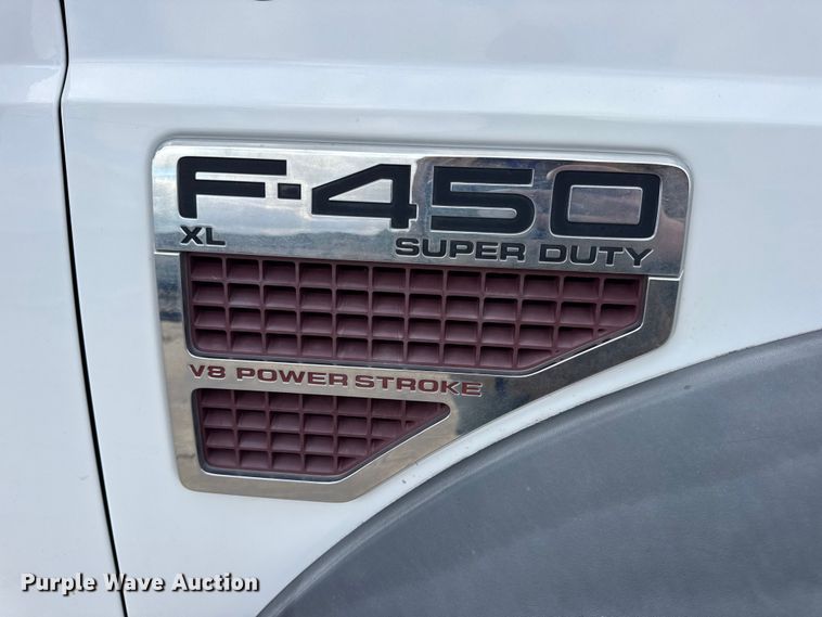 image for item EN0637 2008 Ford F450 Super Duty Crew Cab flatbed truck