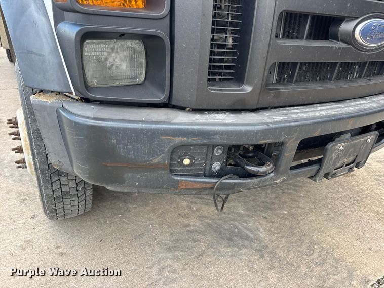 image for item EN0637 2008 Ford F450 Super Duty Crew Cab flatbed truck