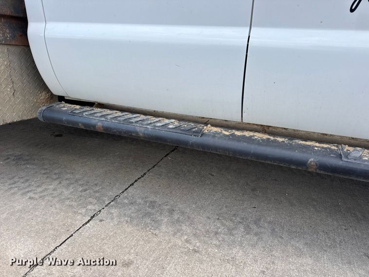 image for item EN0637 2008 Ford F450 Super Duty Crew Cab flatbed truck