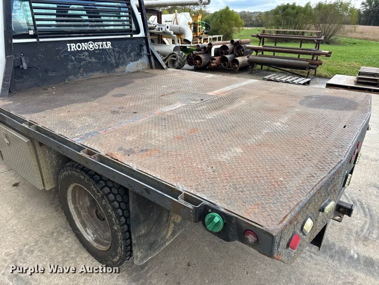 image for item EN0637 2008 Ford F450 Super Duty Crew Cab flatbed truck