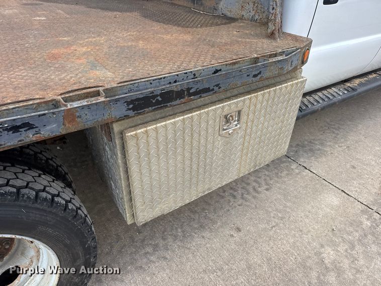 image for item EN0637 2008 Ford F450 Super Duty Crew Cab flatbed truck
