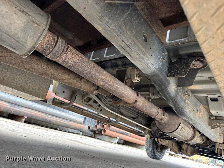 image for item EN0637 2008 Ford F450 Super Duty Crew Cab flatbed truck