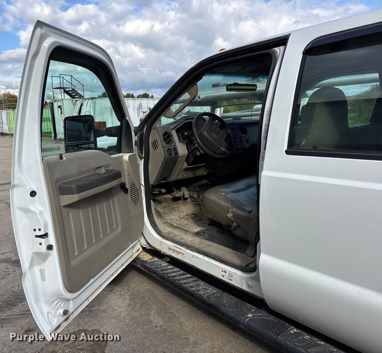 image for item EN0637 2008 Ford F450 Super Duty Crew Cab flatbed truck