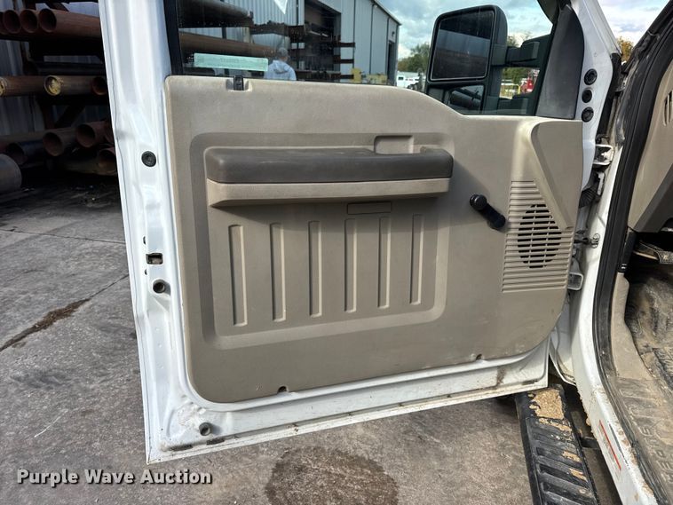 image for item EN0637 2008 Ford F450 Super Duty Crew Cab flatbed truck