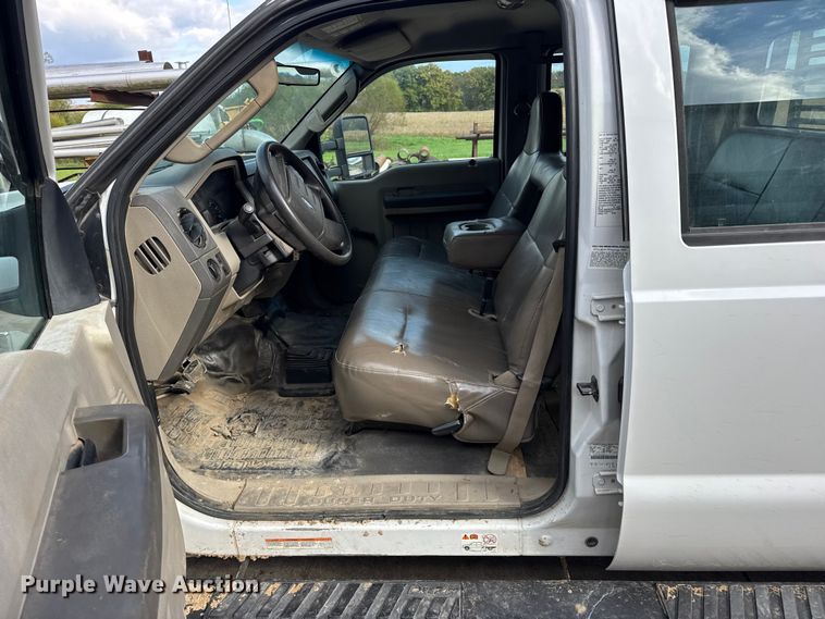 image for item EN0637 2008 Ford F450 Super Duty Crew Cab flatbed truck