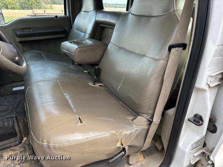 image for item EN0637 2008 Ford F450 Super Duty Crew Cab flatbed truck