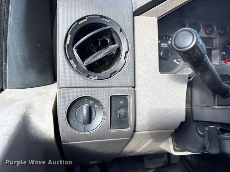 image for item EN0637 2008 Ford F450 Super Duty Crew Cab flatbed truck