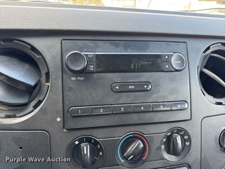 image for item EN0637 2008 Ford F450 Super Duty Crew Cab flatbed truck