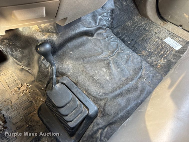 image for item EN0637 2008 Ford F450 Super Duty Crew Cab flatbed truck