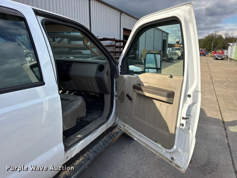 image for item EN0637 2008 Ford F450 Super Duty Crew Cab flatbed truck