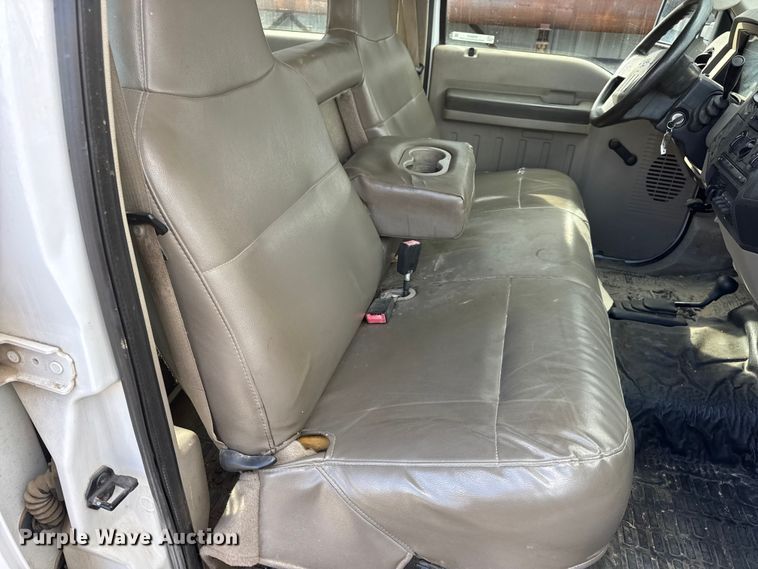 image for item EN0637 2008 Ford F450 Super Duty Crew Cab flatbed truck