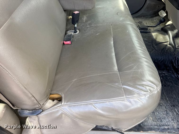 image for item EN0637 2008 Ford F450 Super Duty Crew Cab flatbed truck