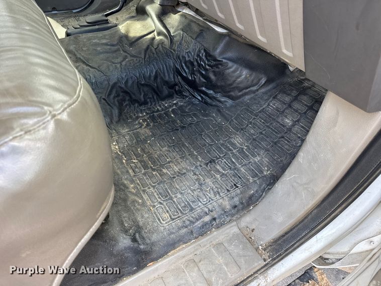 image for item EN0637 2008 Ford F450 Super Duty Crew Cab flatbed truck