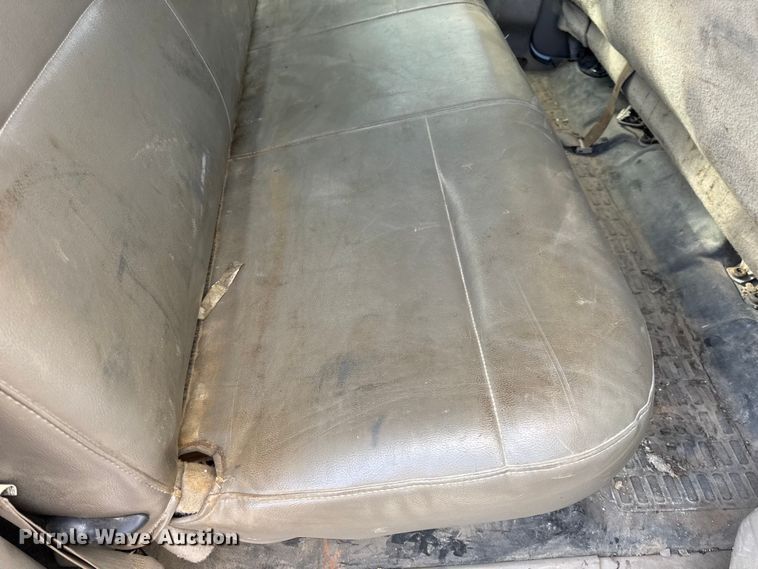 image for item EN0637 2008 Ford F450 Super Duty Crew Cab flatbed truck