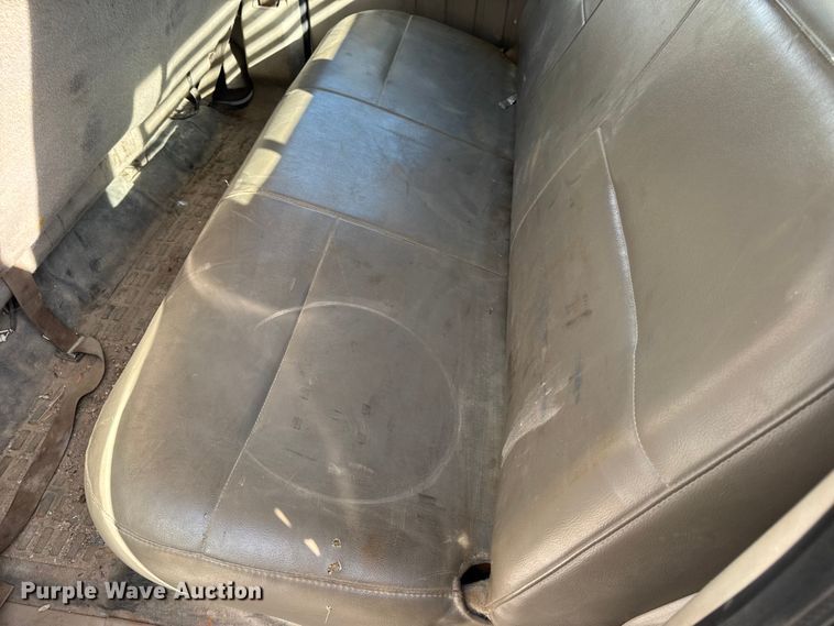 image for item EN0637 2008 Ford F450 Super Duty Crew Cab flatbed truck