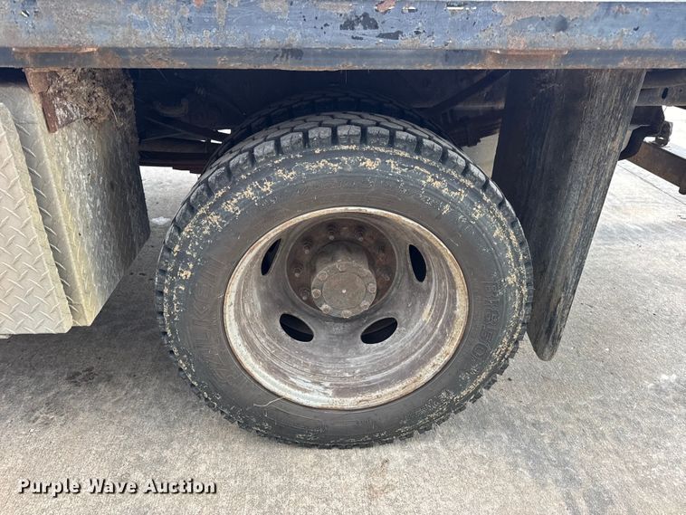 image for item EN0637 2008 Ford F450 Super Duty Crew Cab flatbed truck