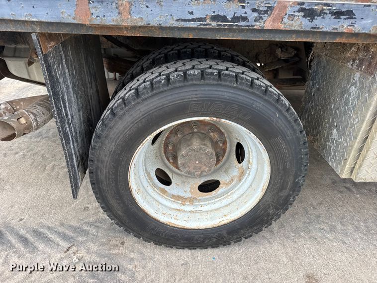 image for item EN0637 2008 Ford F450 Super Duty Crew Cab flatbed truck