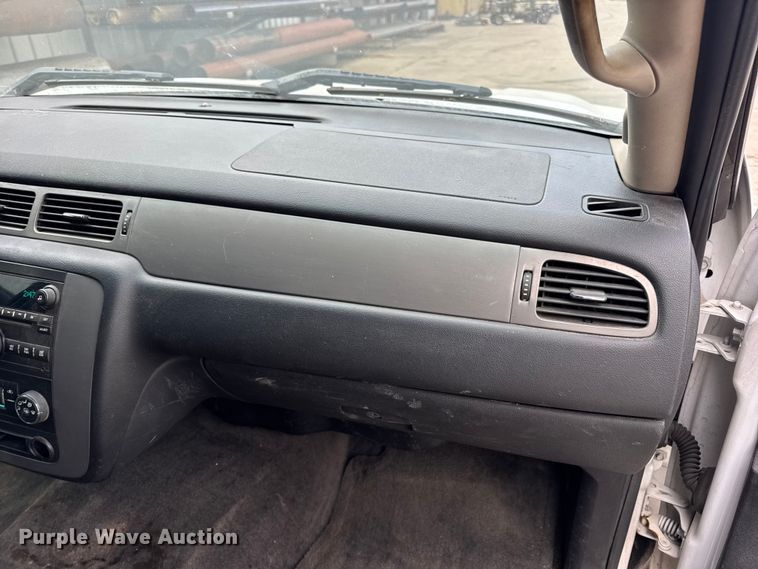 image for item EN0638 2011 Chevrolet Tahoe Police SUV