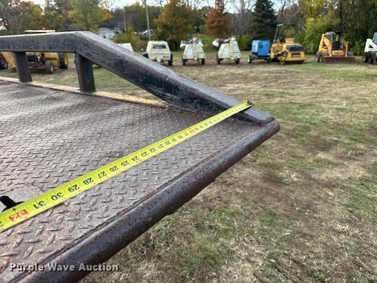 image for item EN0703 1985 Ford F800 rollback truck