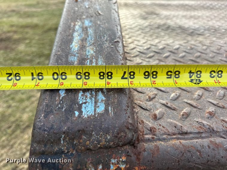 image for item EN0703 1985 Ford F800 rollback truck