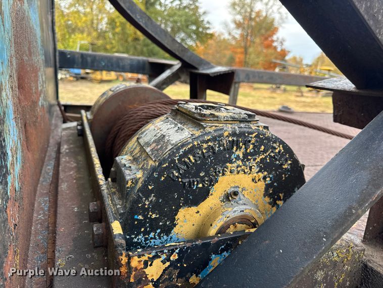 image for item EN0703 1985 Ford F800 rollback truck