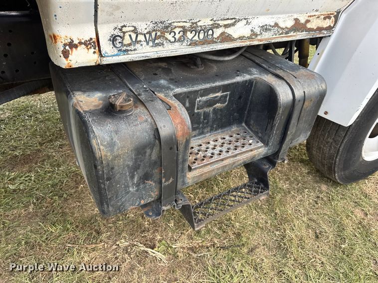 image for item EN0703 1985 Ford F800 rollback truck