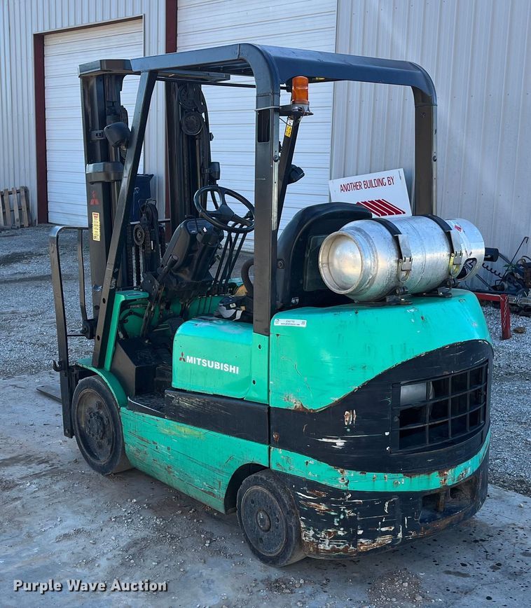 image for item EN5715 2001 Mitsubishi FGC25K forklift