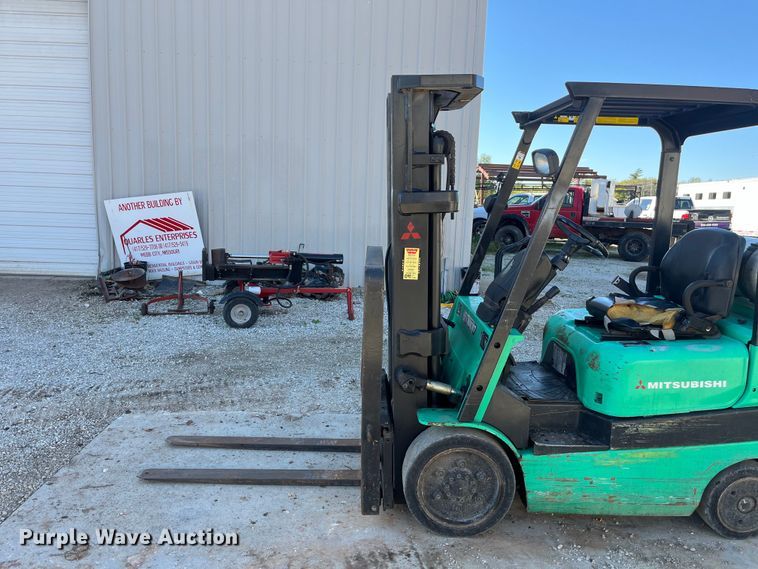 image for item EN5715 2001 Mitsubishi FGC25K forklift