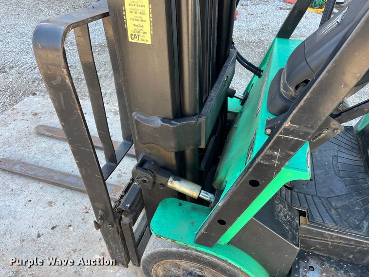 image for item EN5715 2001 Mitsubishi FGC25K forklift