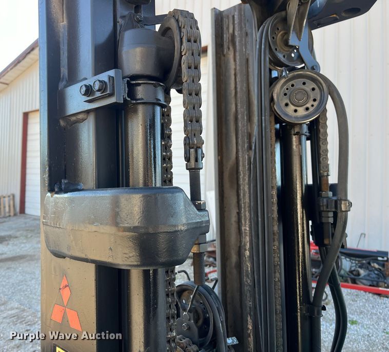 image for item EN5715 2001 Mitsubishi FGC25K forklift