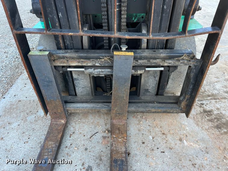 image for item EN5715 2001 Mitsubishi FGC25K forklift