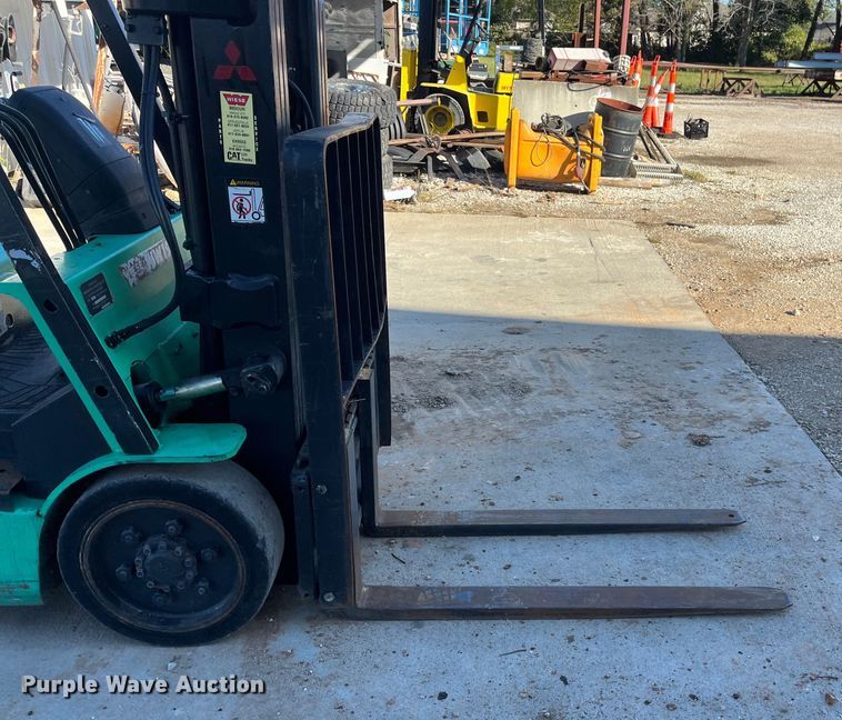 image for item EN5715 2001 Mitsubishi FGC25K forklift