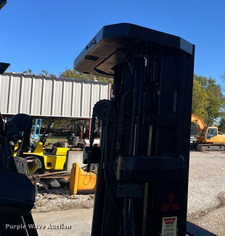 image for item EN5715 2001 Mitsubishi FGC25K forklift