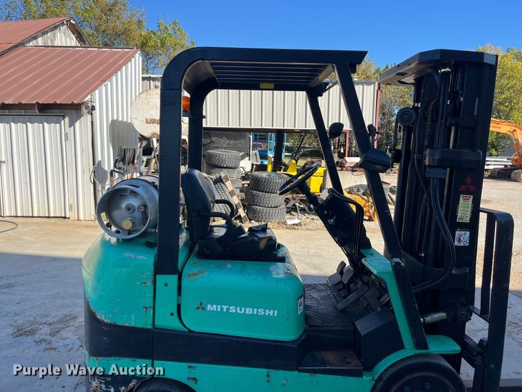 image for item EN5715 2001 Mitsubishi FGC25K forklift